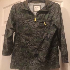 Boys Packable Medium - Old Navy - Anorak in a Sack, Water-Resistant Camo/skulls